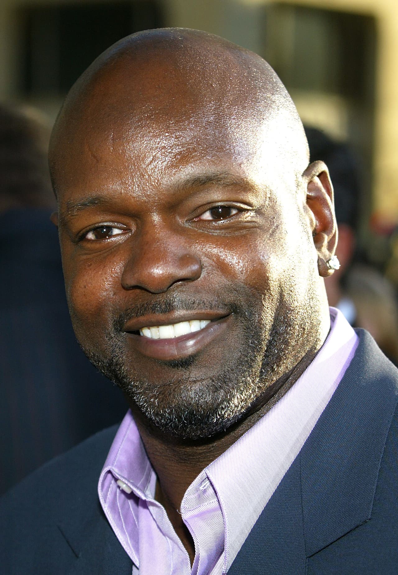 El corredor con más yardas terrestres en la historia de la NFL tampoco pudo resistirse a la fama televisiva. Ademas de participar en "Bailando con las Estrellas", también fue parte de un capítulo de la serie "How I Met Your Mother".