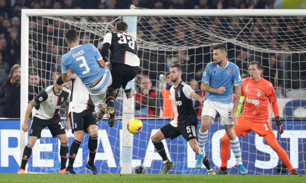 Con goles de Luiz Felipe, Sergej Milinkovic-Savic y Felipe Caicedo, La Lazio se impone en casa 3-1 a la Juventus.