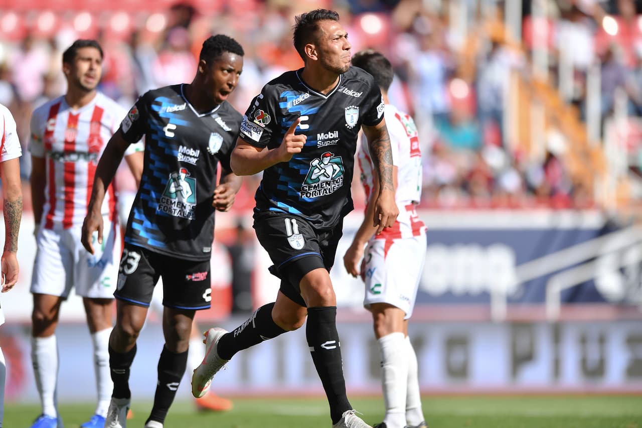 Al minuto 36 cayó la primer anotación por parte de Leonardo Ulloa y los visitantes estaban sorprendiendo. El argentino también empató el partido al 72'.