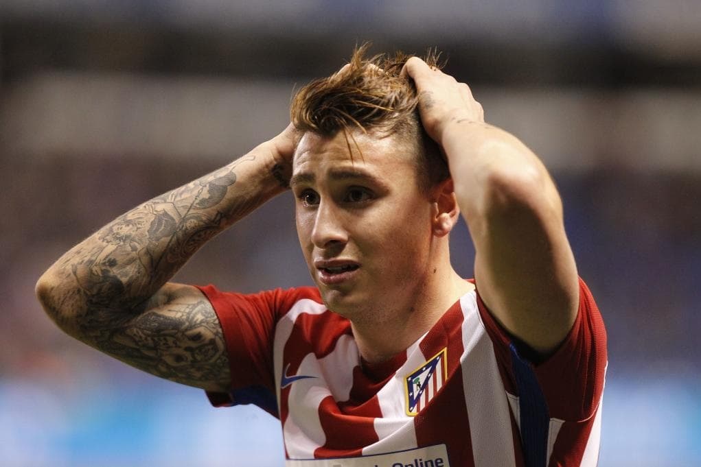 Otro de los más impactados era el uruguayo José María Giménez quien incluso se tapaba el rostro con la camiseta después de ver la mirada perdida del centro delantero ibérico.