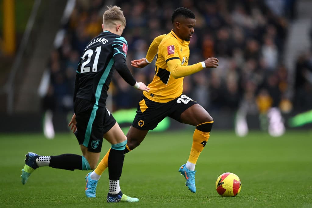 Los Wolves no lograron igualar la desventaja del primer tiempo y terminan cayendo 0-1 frente al Norwich City.