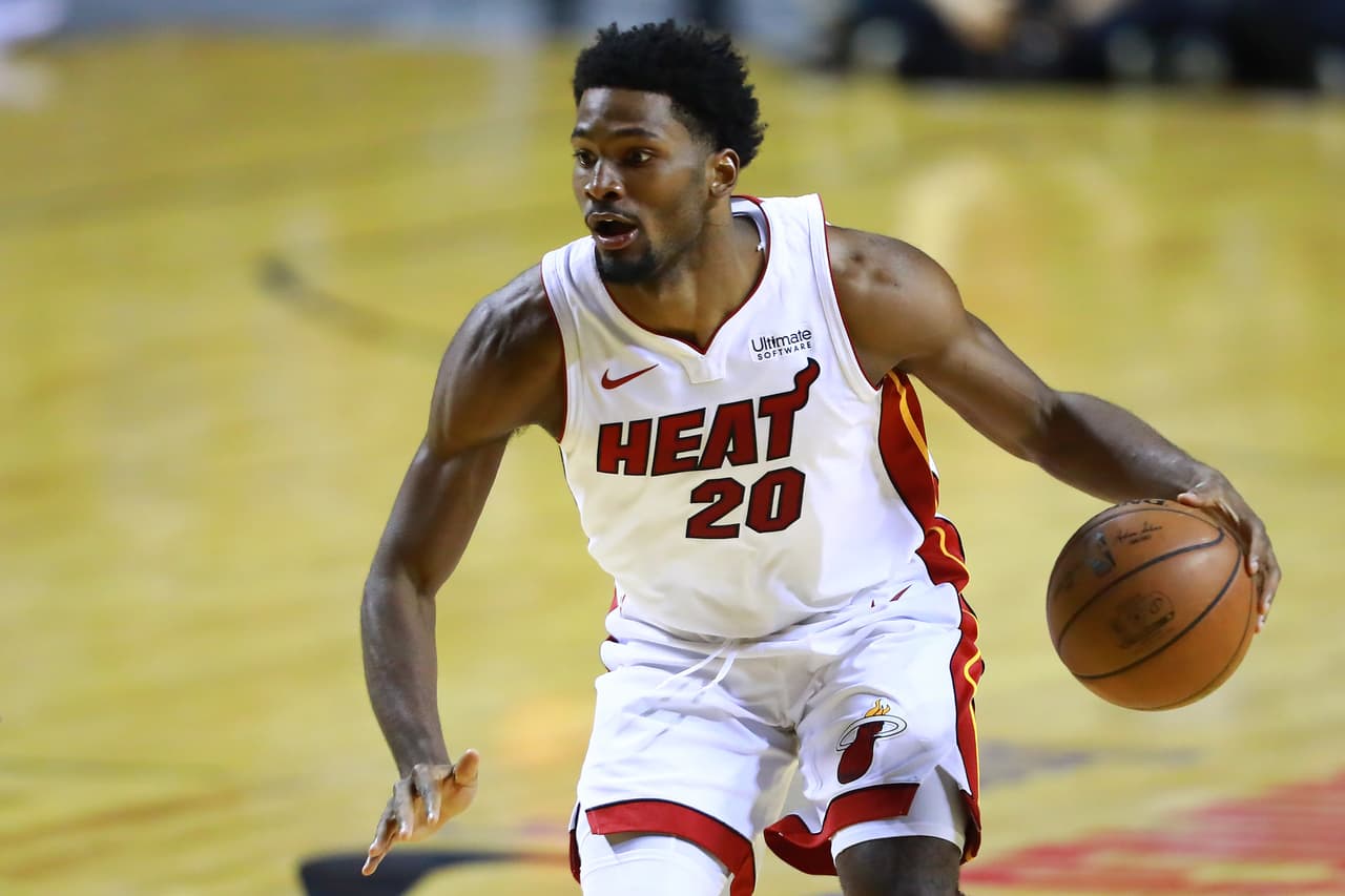 Justuse Winslow aportó desde la banca 15 puntos, 6 rebotes, una asistencia y 2 disparos bloqueados en los 25 minutos que disputó durante el encuentro