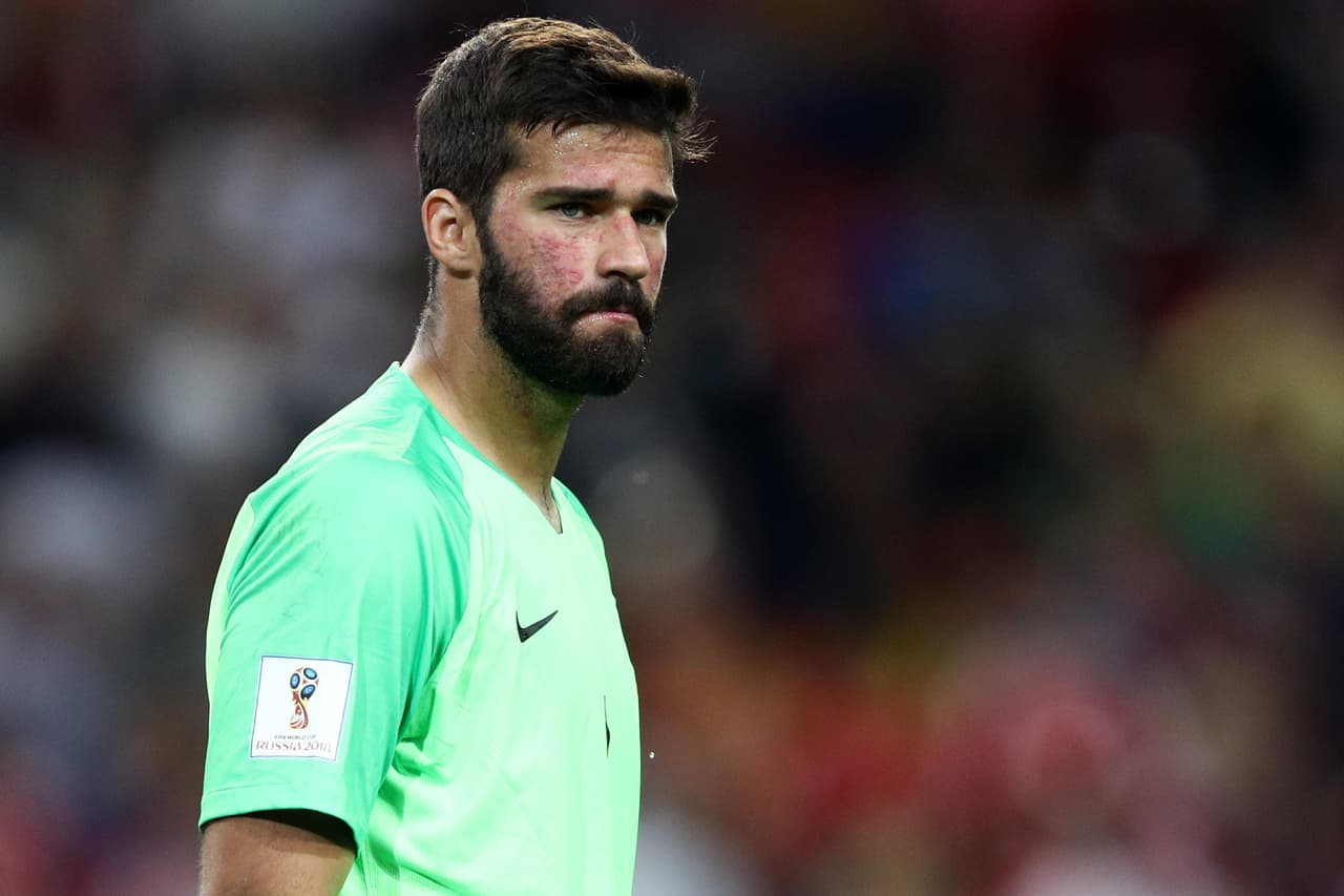 La lucha en el mercado por Alisson parece no terminar. Chelsea y Real Madrid son los equipos que más interés muestran en el brasileño.