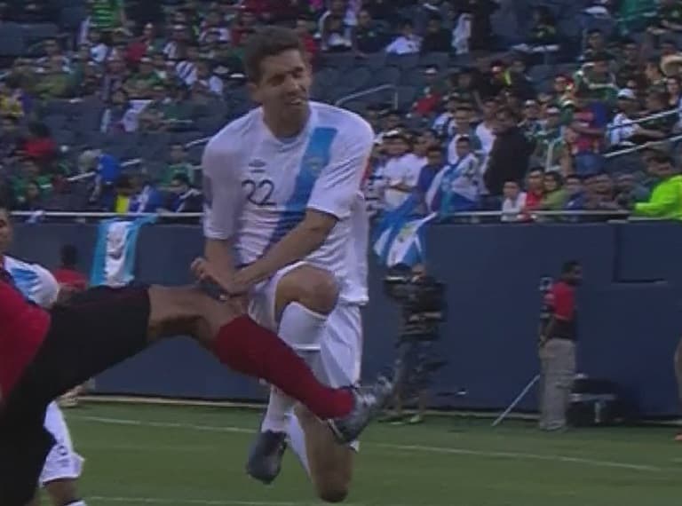 Minor López fue el hombre que comenzó la mejoría de Guatemala, su intención se plasmó en el ataque de Guatemala del segundo tiempo. Calificación 8.