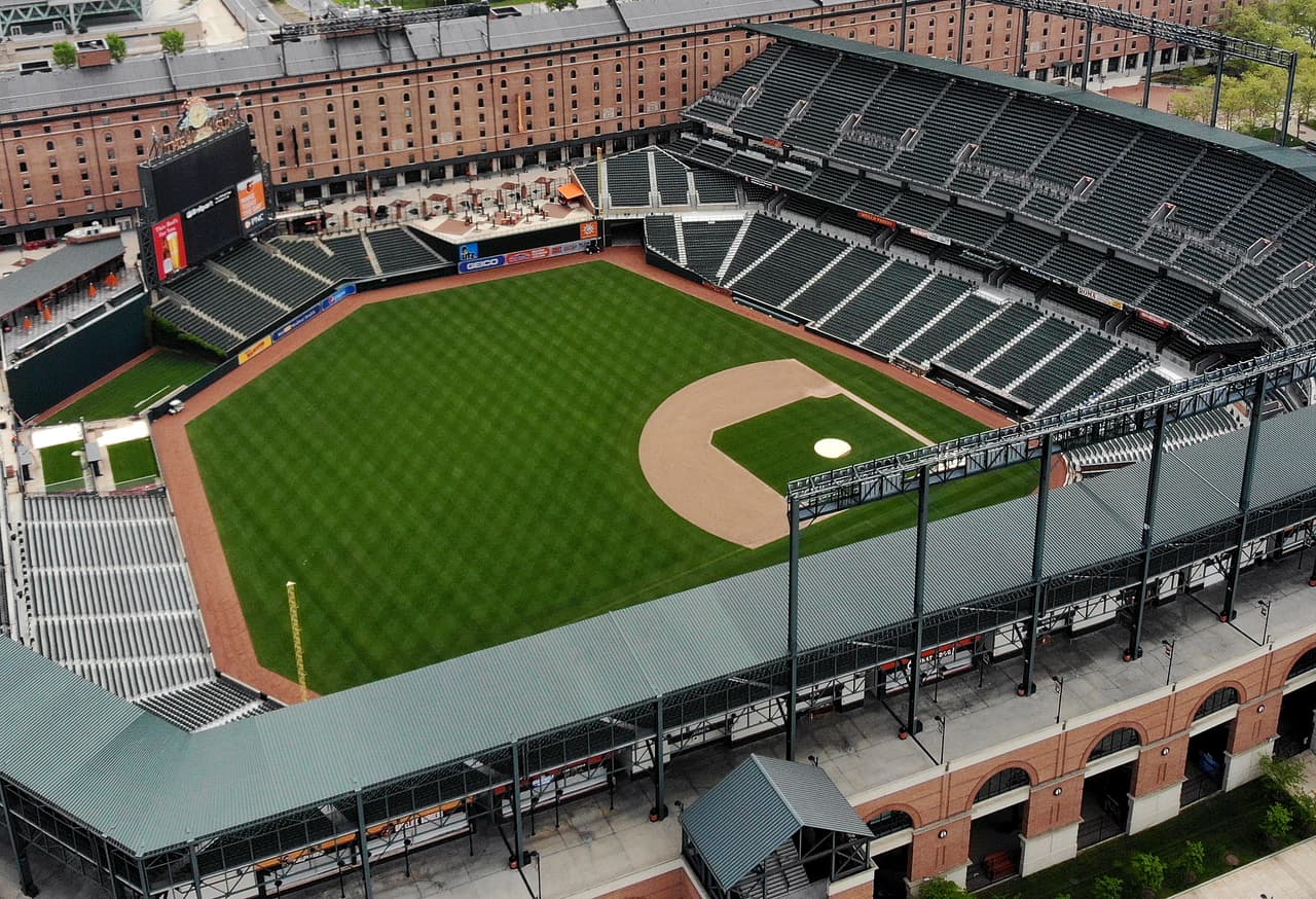 MLB, sin fecha para arrancar, pero sí para Serie Mundial