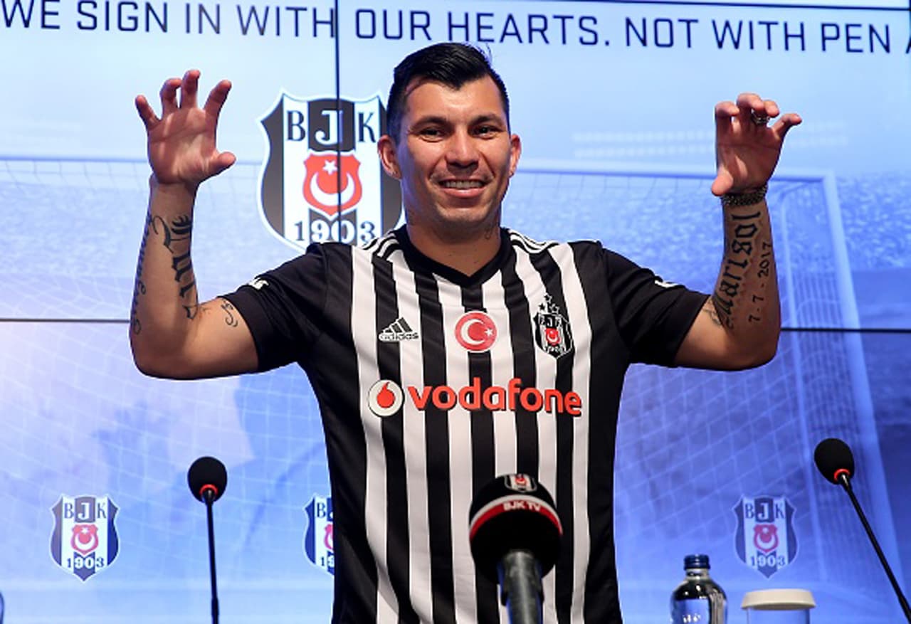 Es tanta la ambición futbolística del Besiktas que logró evitar que Gary Medel llegara a la Liga MX (donde juegan los seleccionados chilenos Edu Vargas, Marcelo Díaz, Nico Castillo y Gato Silva).