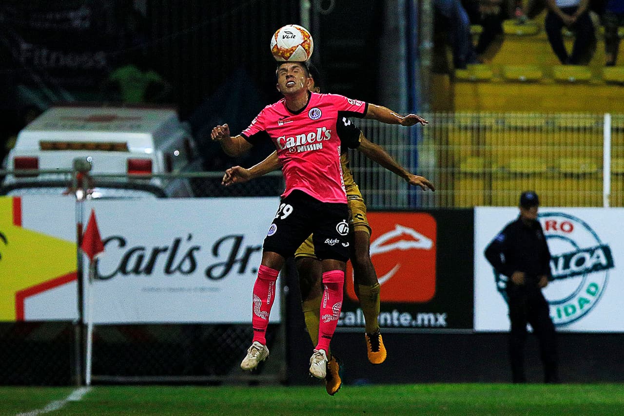 En el cierre del partido, Dorados tuvo problemas ya que perdió por expulsión justamente al autor del gol, Jorge Córdoba desde el minuto 72.
