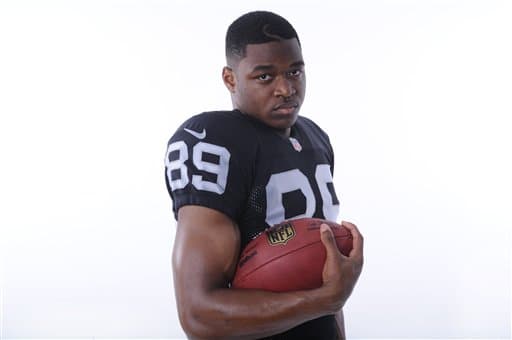 El novato WR, ex de Alabama, está logrando impresionar en el training camp de los Oakland Raiders, checa las mejores imágenes del seleccionado 4to global del Draft 2015 (AP-NFL).