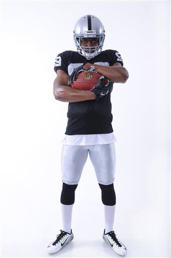 El novato WR, ex de Alabama, está logrando impresionar en el training camp de los Oakland Raiders, checa las mejores imágenes del seleccionado 4to global del Draft 2015 (AP-NFL).