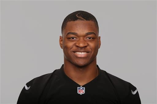 El novato WR, ex de Alabama, está logrando impresionar en el training camp de los Oakland Raiders, checa las mejores imágenes del seleccionado 4to global del Draft 2015 (AP-NFL).
