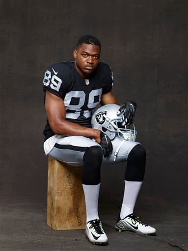 El novato WR, ex de Alabama, está logrando impresionar en el training camp de los Oakland Raiders, checa las mejores imágenes del seleccionado 4to global del Draft 2015 (AP-NFL).