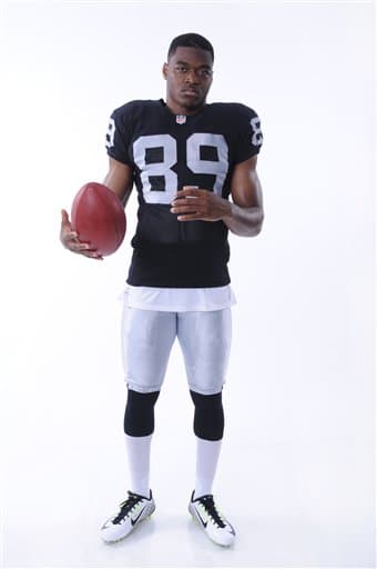 El novato WR, ex de Alabama, está logrando impresionar en el training camp de los Oakland Raiders, checa las mejores imágenes del seleccionado 4to global del Draft 2015 (AP-NFL).