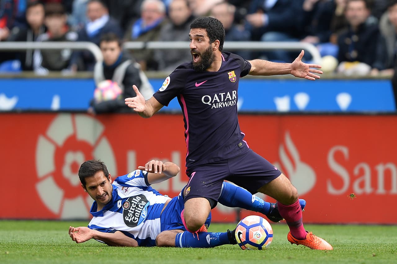 Arda Turan (Barcelona) - El turco, que no ha vivido su mejor momento en el equipo catalán, podría salir en el próximo mercado. Sus destinos en los rumores son Chelsea y Arsenal.