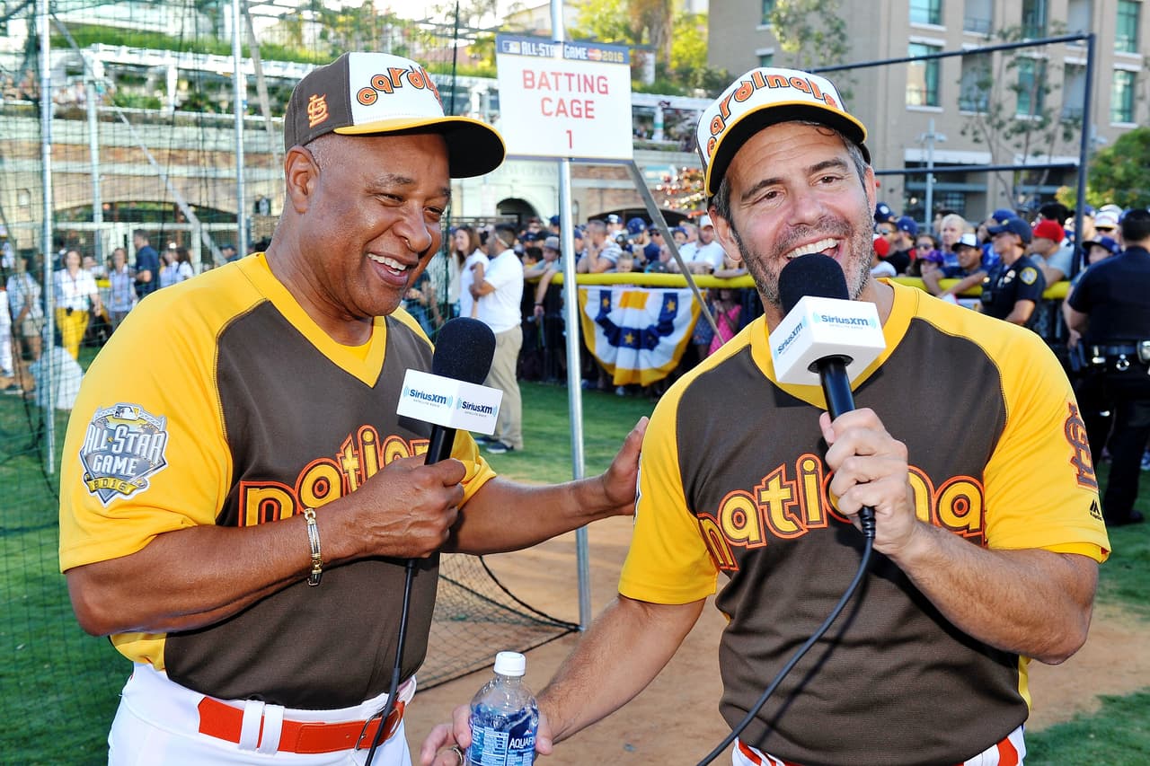 El presentador Andy Cohen entrevistó a uno de los mejores paradores en corto de la historia de las Grandes Ligas, Ozzie Smith.