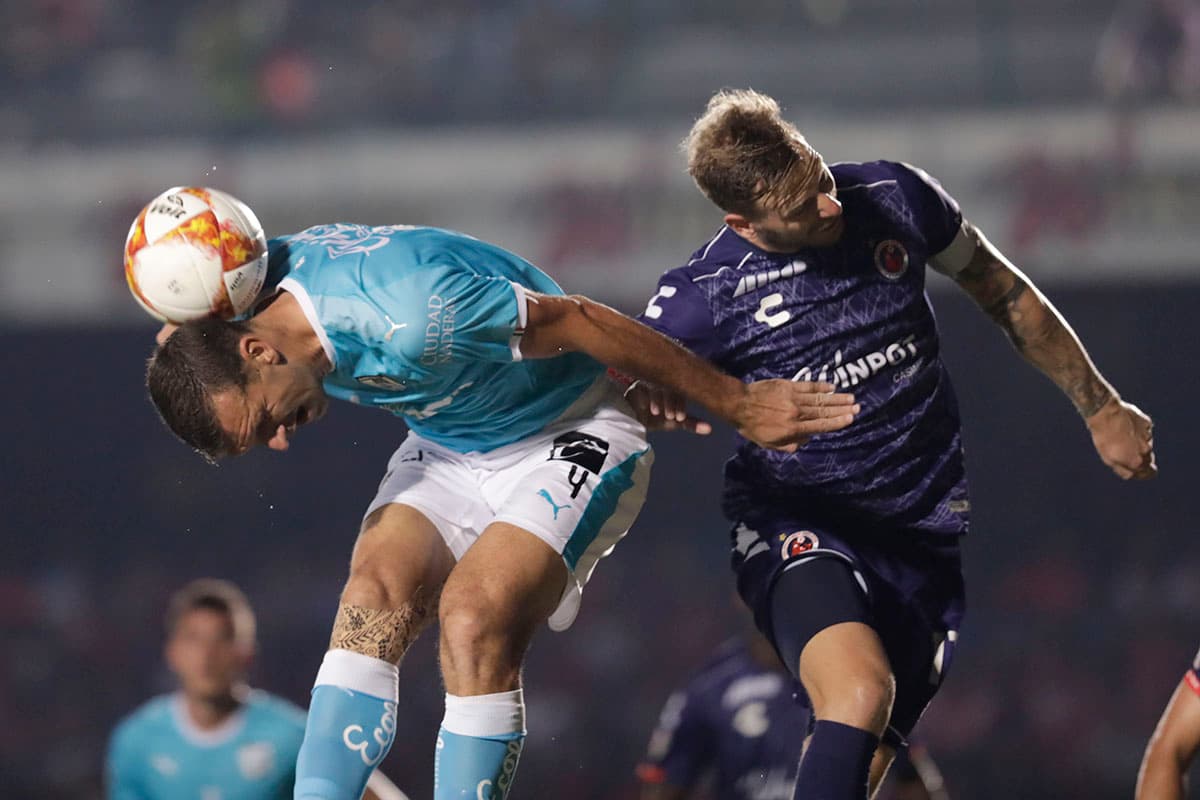 En un partido con final vibrante, Gallos Blancos de Querétaro sumó un empate 2-2 ante el colista del Apertura 2018, Tiburones Rojos de Veracruz.
