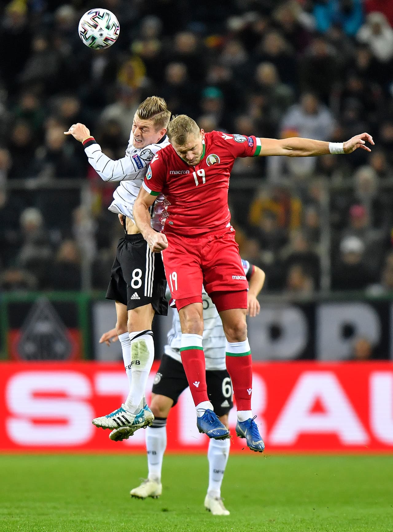 Con goles de Matthias Ginter (41), Leon Goretzka (49) y Toni Kroos (55, 83), Alemania golea y consigue su boleto a la Euro 2020.