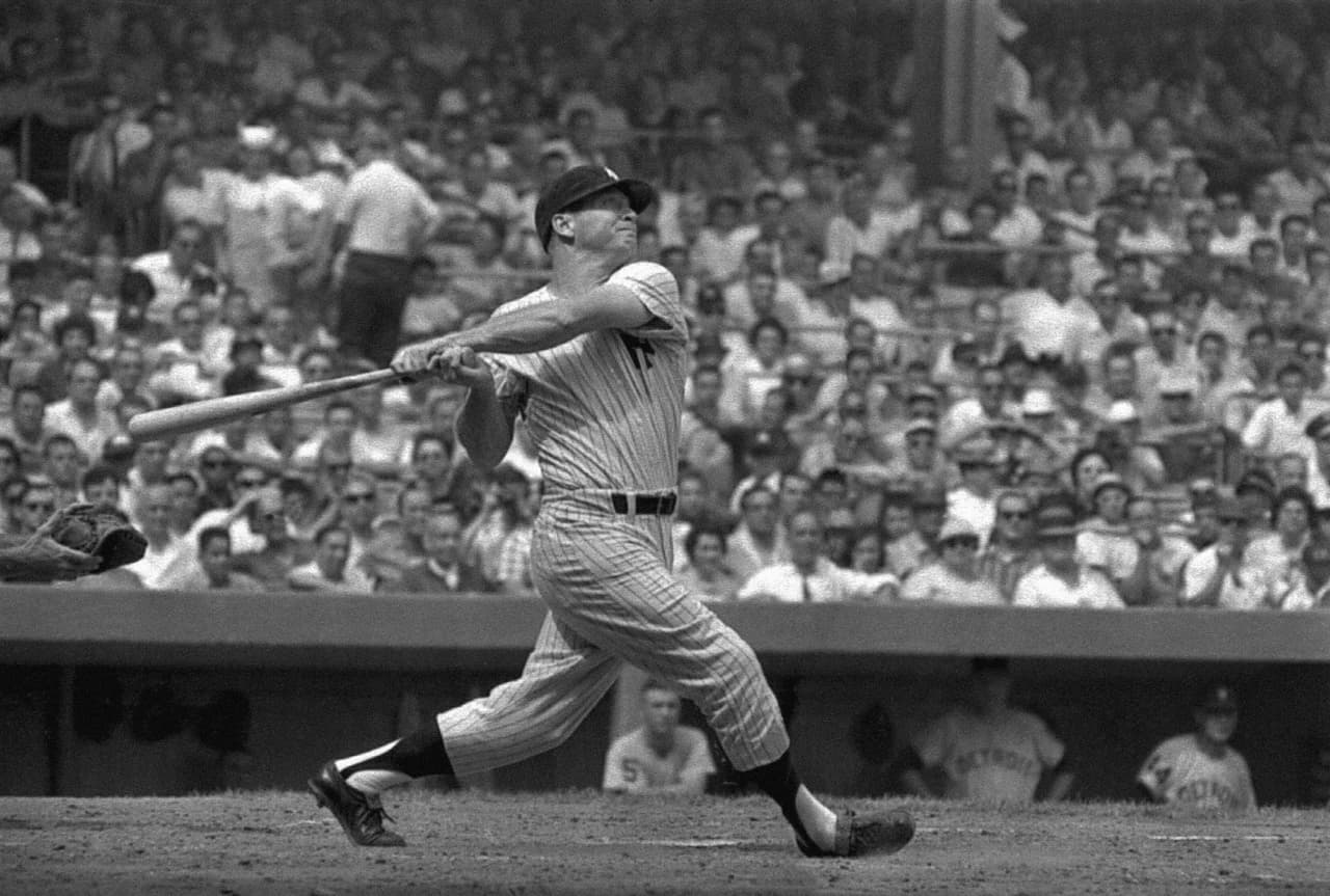 En 1967, Mickey Mantle, pega su jonrón número 500 en su carrera.