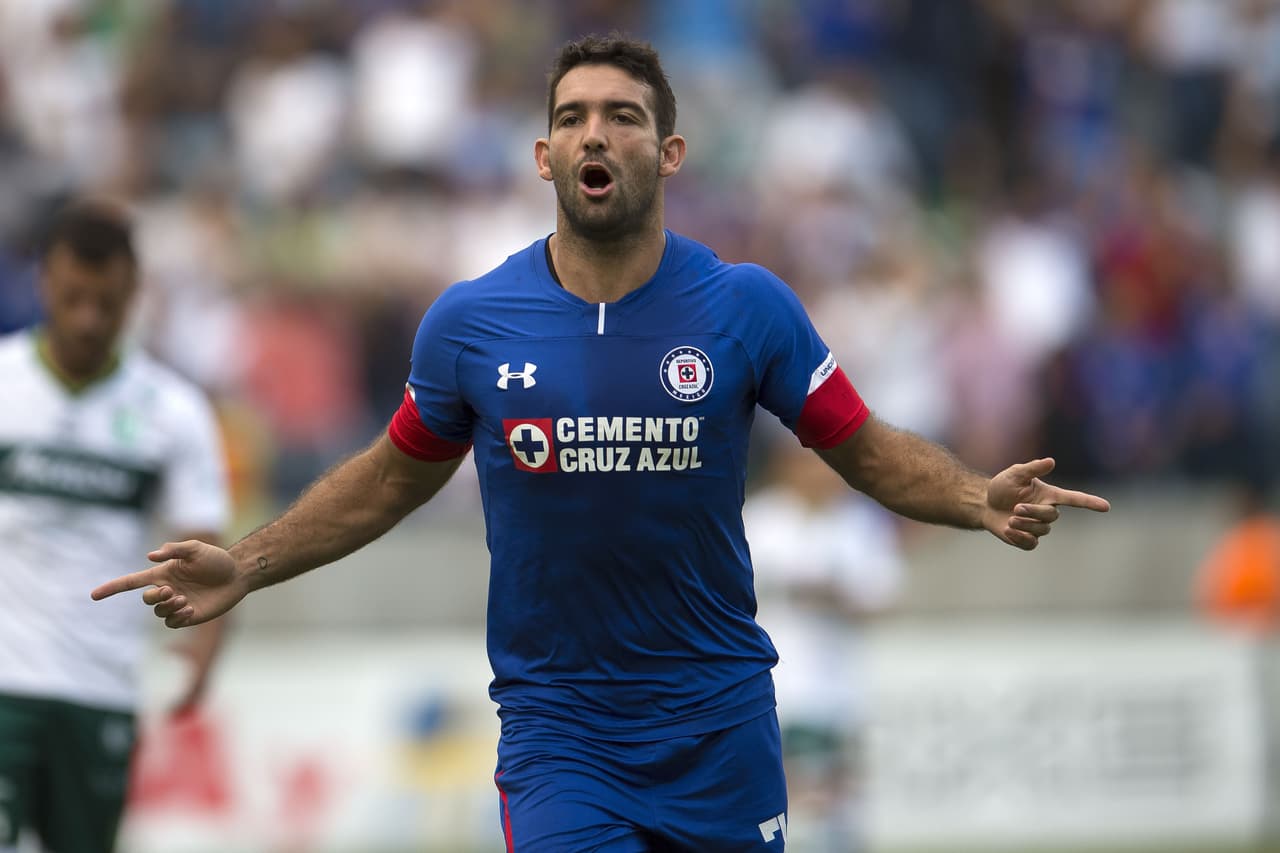 Martín Cauteruccio puso de entrada la ventaja 0-1 para Cruz Azul en el comienzo del juego, apenas en cinco minutos disputados.