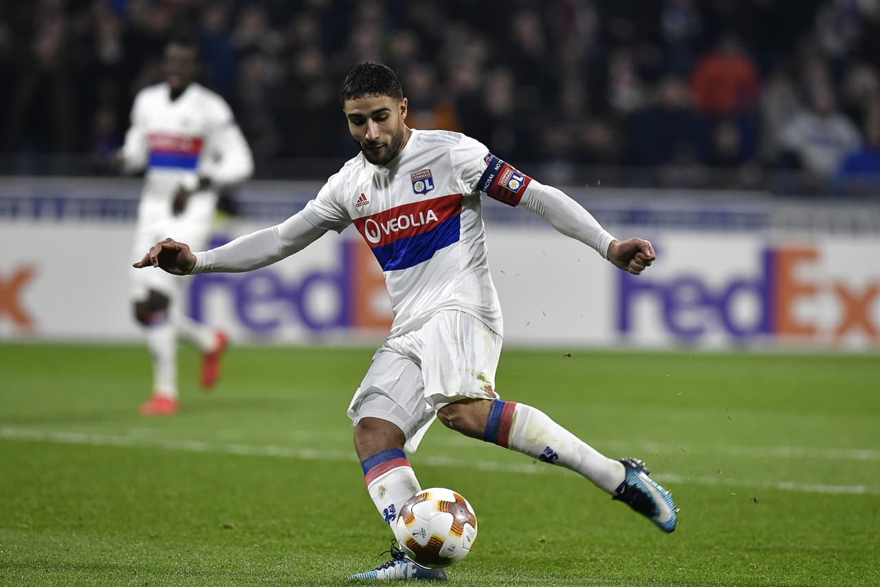 El joven egipcio Fekir, del Lyon, es el principal candidato de Jurgen Klopp ante la eventual salida de Mohammed Salah. El traspaso se daría por unos 70 millones de euros.