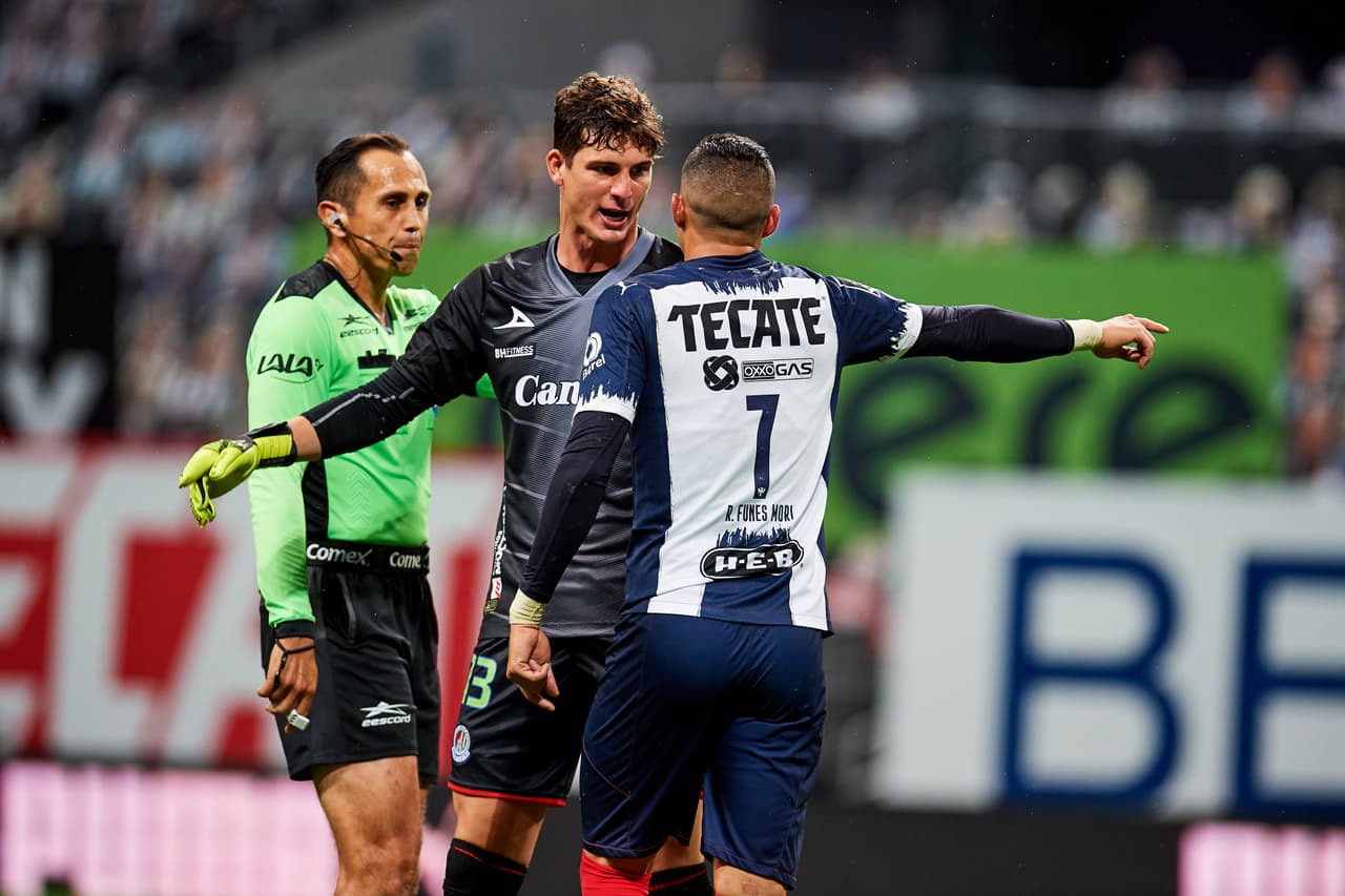 Funes Mori lució un tanto frustrado en la primera parte, ya que buscaba el gol a toda costa.