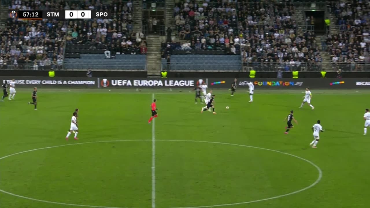 ¡GOL!  anota para SK Puntigamer Sturm Graz. William Bøving