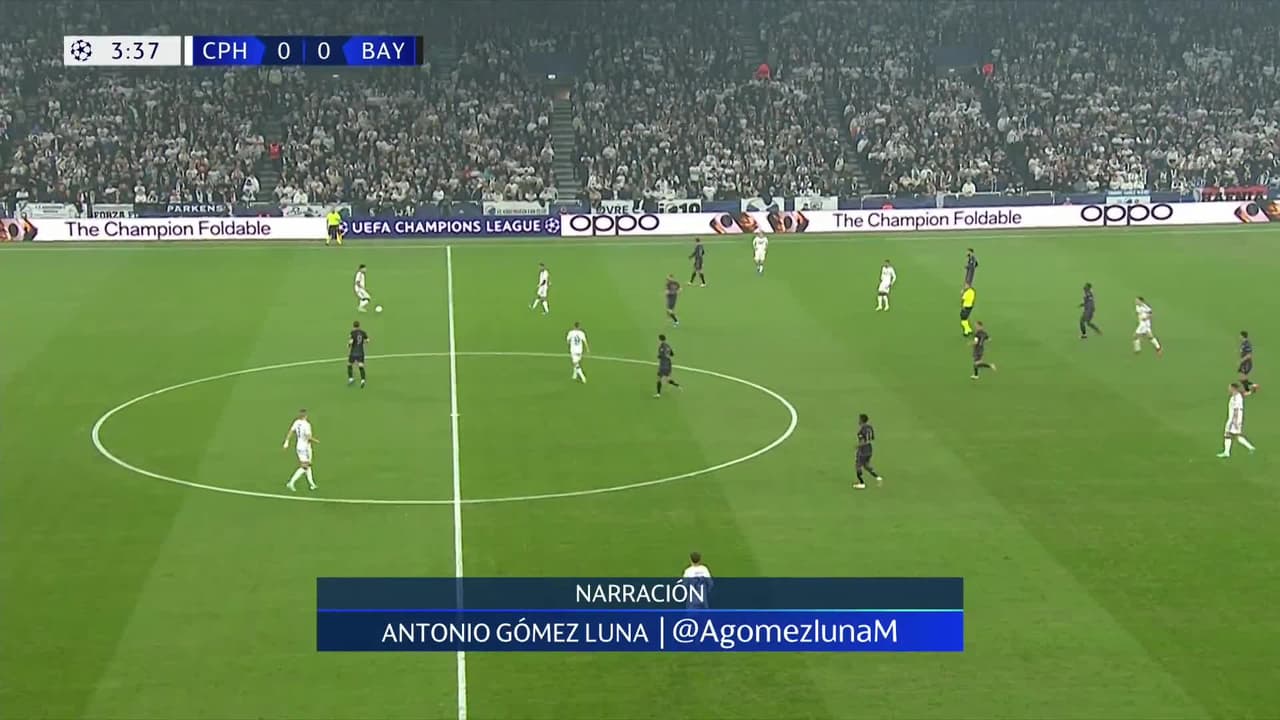 ¡TIRO ATAJADO! disparo por Mohamed Elyounoussi.