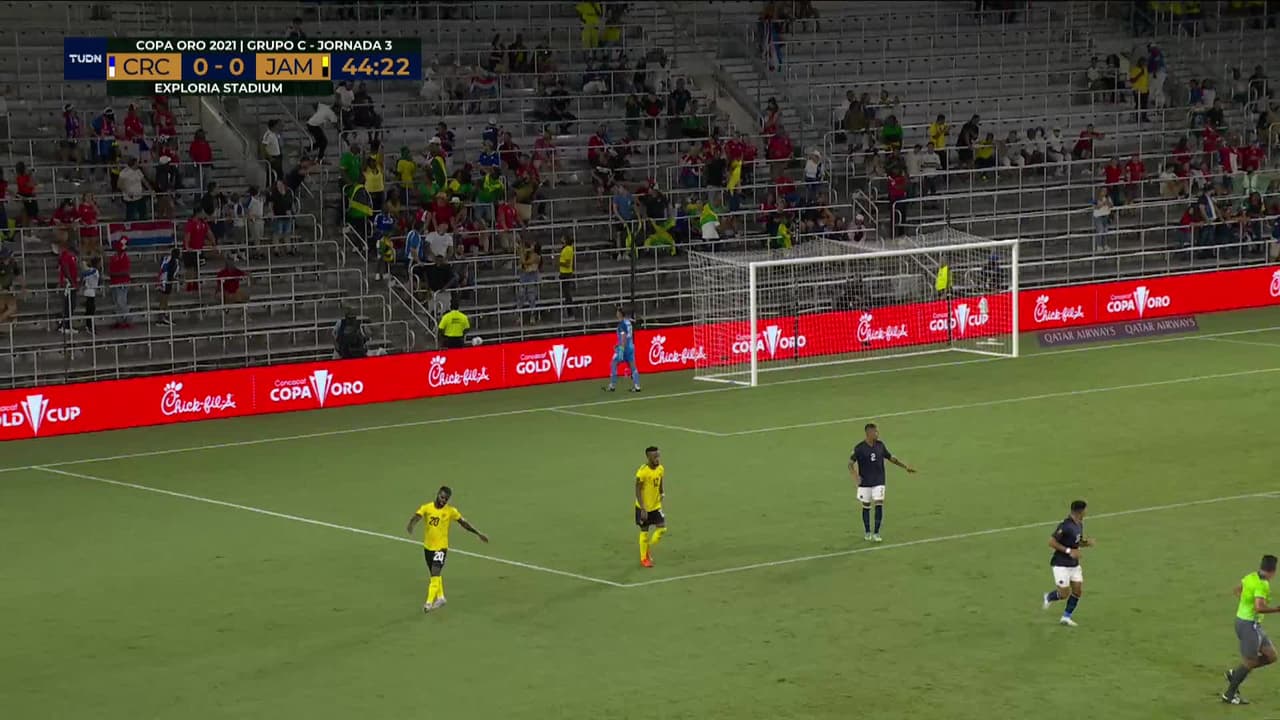 ¡TIRO ATAJADO! disparo por Andre Gray.