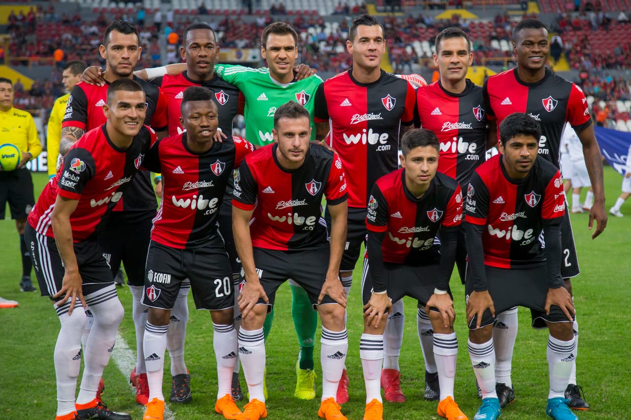 Los Zorros saltaron al campo con: Toselli; Barreiro, Jiménez, Márquez, Arreola, Reyes; Garnica, Robles; Caraglio, Aboagye y Hernríquez.