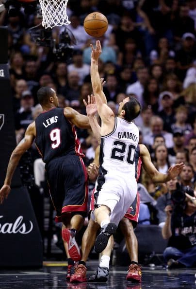 Todo o nada. Dispuestos a dejar la vida en la cancha San Antonio fue por su quinto campeonato mientras Miami buscaba salir de la mala racha 3-1 pese a que ningún equipo en la historia lo había logrado en una final. San Antonio apaleó a Miami.          