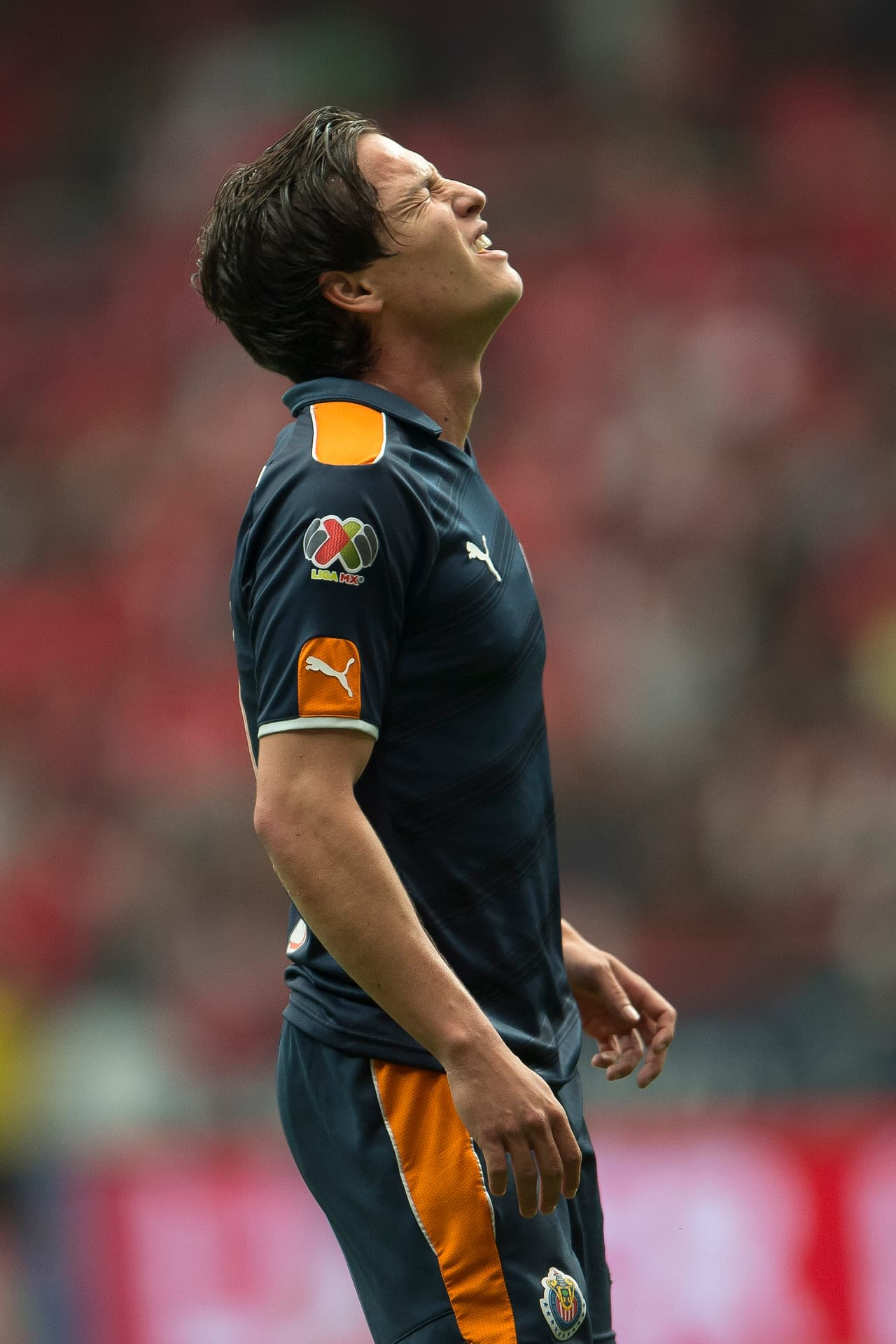 El juvenil tuvo un par de llegadas muy claras que no terminaron en gol. Aquí lo vemos lamentarse tras una clara falla.