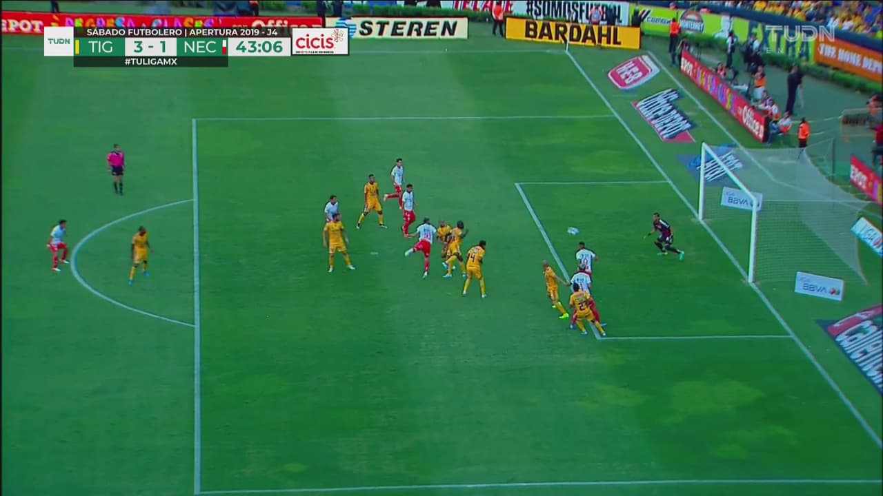 El Necaxa despertó con gol de Alvarado