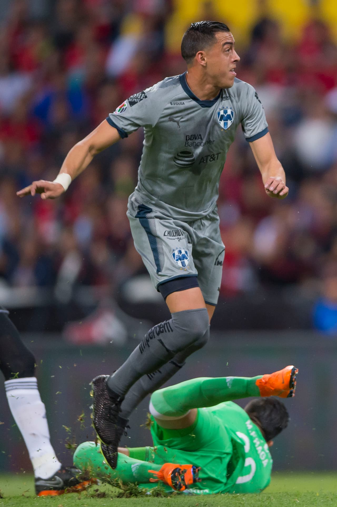 Monterrey siguió siendo peligroso al frente, pero sin mayor trascendencia sobre el arco de Miguel Fraga. Rayados se hundía en sí mismo ante un Atlas inoperante,