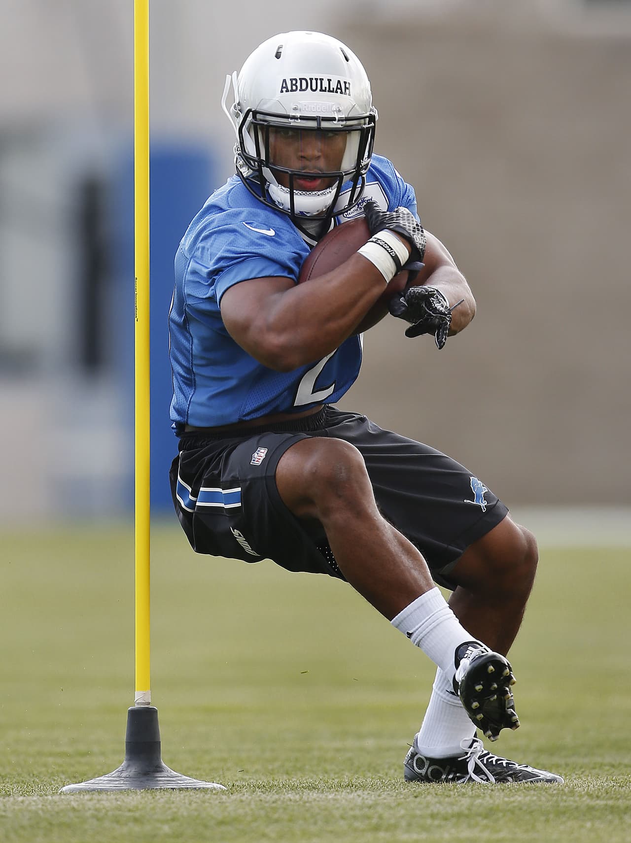 2) No sería sorpresa si... Ameer Abdullah lidera a los RBs de los Lions en los puntos de Fantasy (AP-NFL).