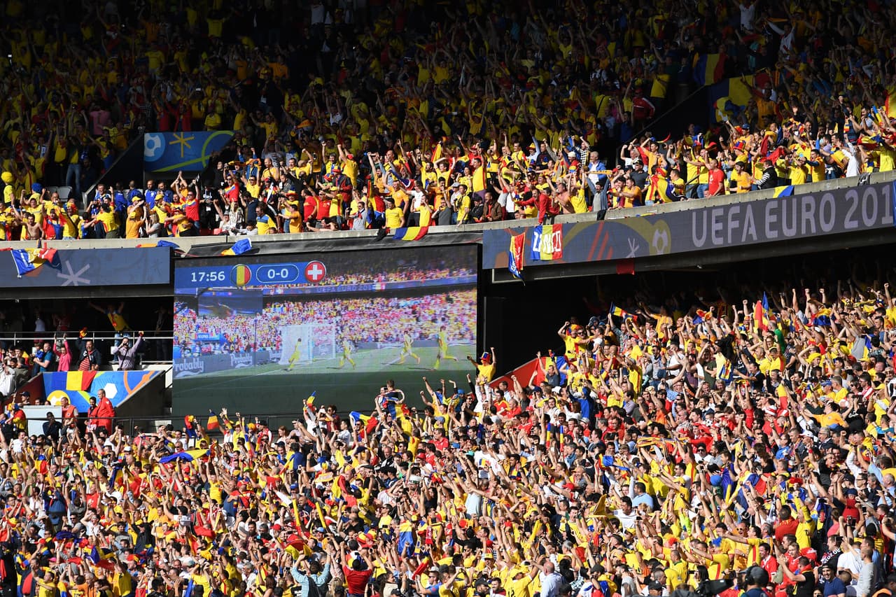 Los fanáticos de Rumania han sido sancionados también en cinco ocasiones con un valor de 158 mil francos suizos, unos 162 mil dólares