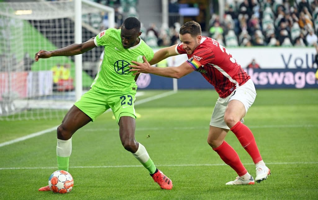 De la mano de Lewandowski, Bayen golea 4-0 al Hoffenheim, sin Erling Braut Halaand, Borussia Dortmund logra vencer 1-3 al Arminia Bielefeld, Leipzig golea 4-1 al Greuther y Freiburg vence 0-2 en su visita al Wolfsburg.