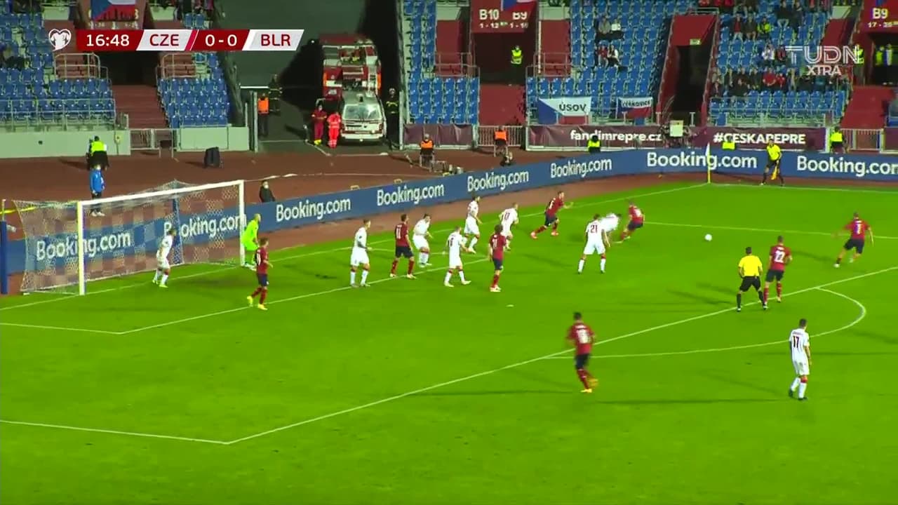 ¡TIRO ATAJADO! disparo por Jakub Jankto.