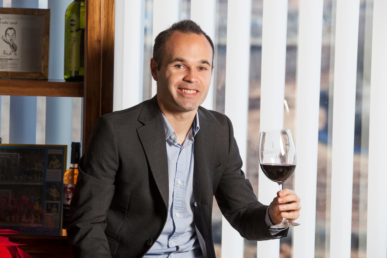 Algunas de las marcas de sus vinos son Corazón Loco, Dulce Corazón, Finca El Carríl, Corazon Espumante y Minuto 116, este por el recordado gol en la final de la Copa del Mundo ante Holanda que le dio el título a España.