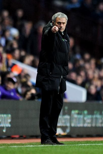 No fue el mejor partido del Chelsea y Mourinho trataba de dar instrucciones a sus jugadores..