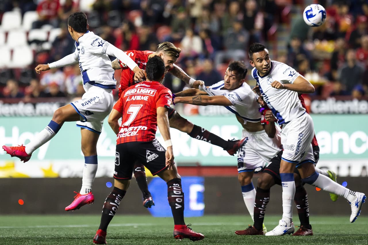 Con solitario gol de Christian Tabó, los Camoteros le pegan a los Xolos en su casa.