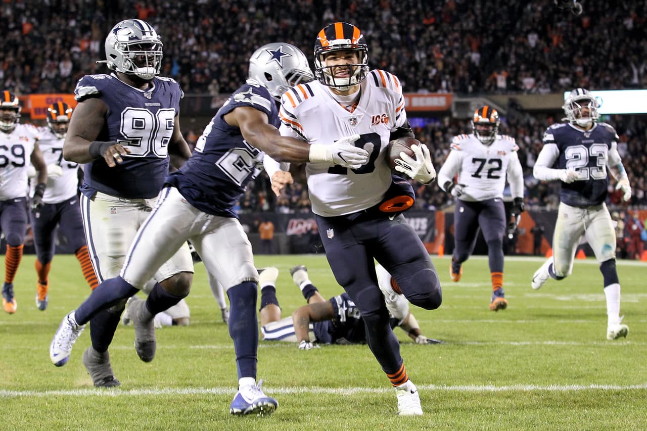 Del brazo de Trubisky, Chicago agudiza la crisis de los Cowboys