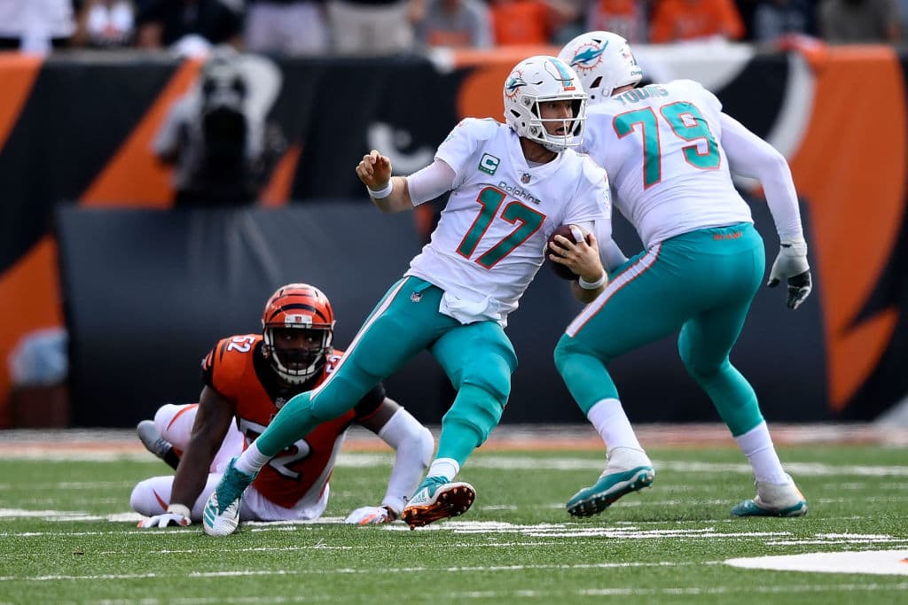 <b>22) Miami Dolphins (3-2)</b>. Este equipo tuvo una gran oportunidad de silenciar a sus críticos pero perder estando arriba 17-3 en el útlimo cuarto ante Cincinnati, confirma que Miami no es quien era.