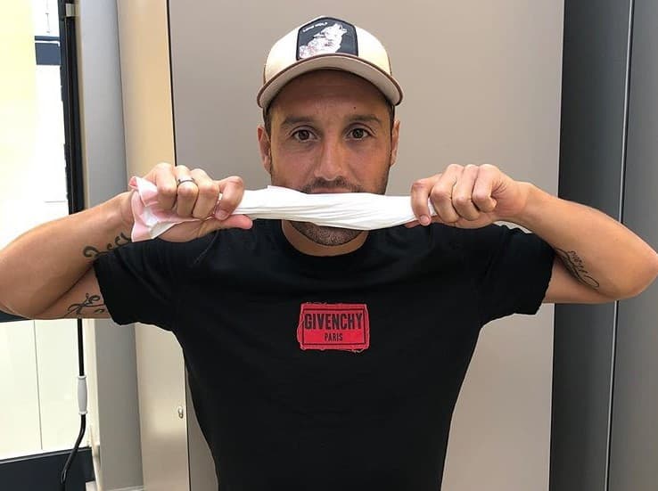 Cazorla, compañero de Layún en Villarreal, se sumó a la lista de futbolistas que cada vez se extiende más.