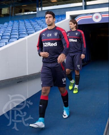 <b>Sábado 19 de agosto - 10:00 a.m.ET/9:00 a.m.CT/7:00 a.m.PT: </b>el 'mexican' Rangers 
<b>(Carlos <i>Gullit </i>Peña y Eduardo Herrera) </b>recibe en Ibrox al Hearts por la jornada 2 de la Premieship.