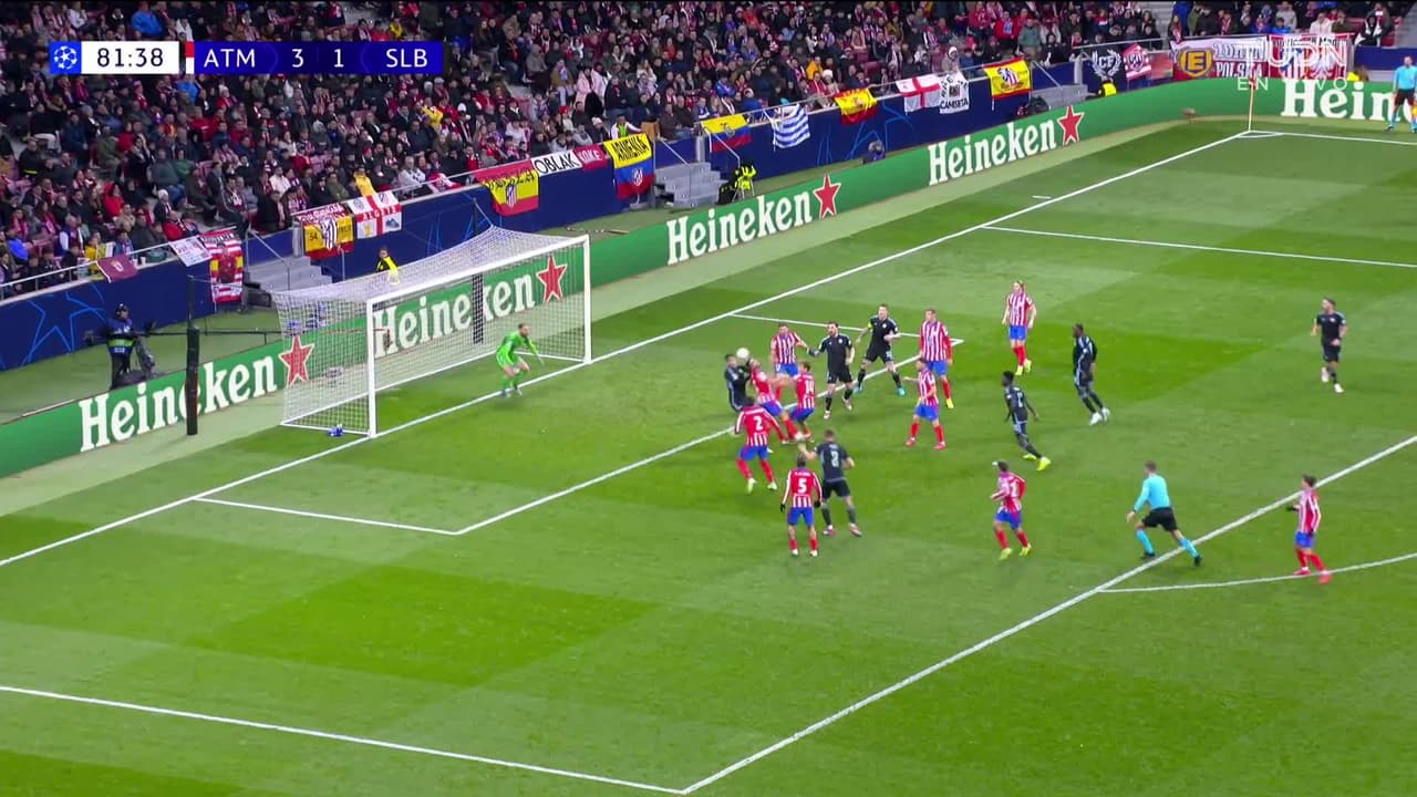 ¡TIRO ATAJADO! disparo por Siemen Voet.