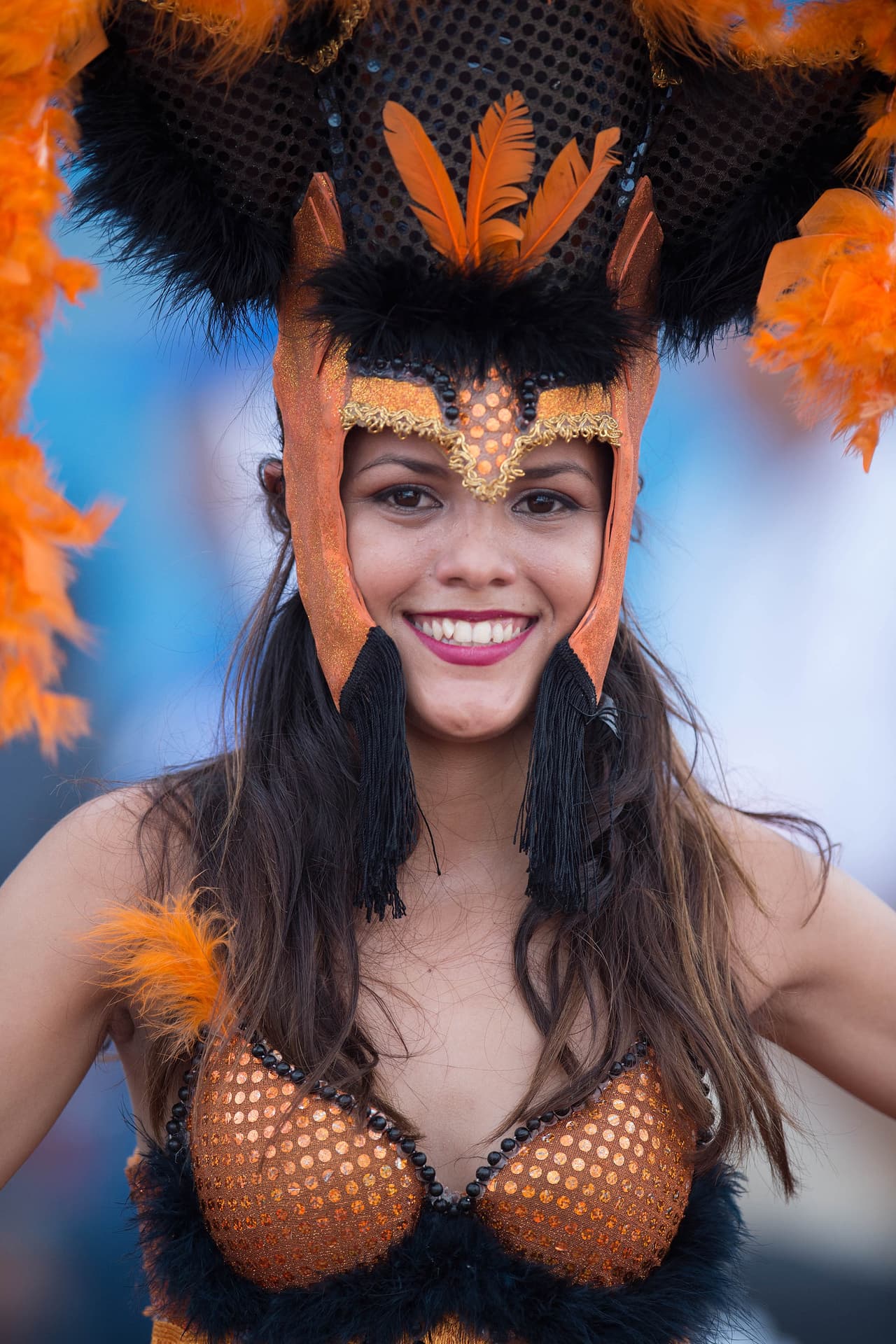 La afición hondureña hizo su parte llenando el Olímpico Metropolitano con banderas, disfraces, trajes típicos y mucha pasión para apoyar a su selección en contra de México.