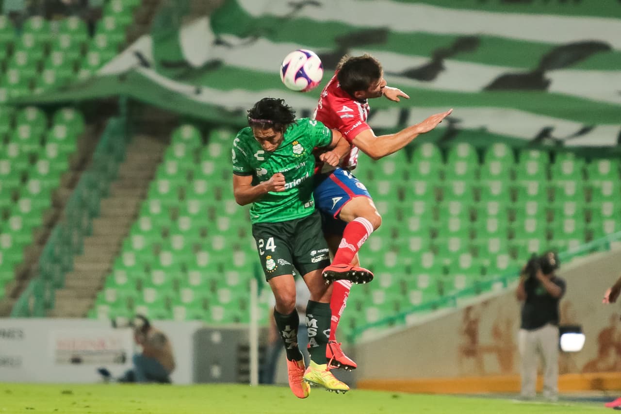 Con goles de Julio Furch y Gael Sandoval, los Guerreros consiguen tres importantes puntos y superan a al Rebaño Sagrado en la tabla.
