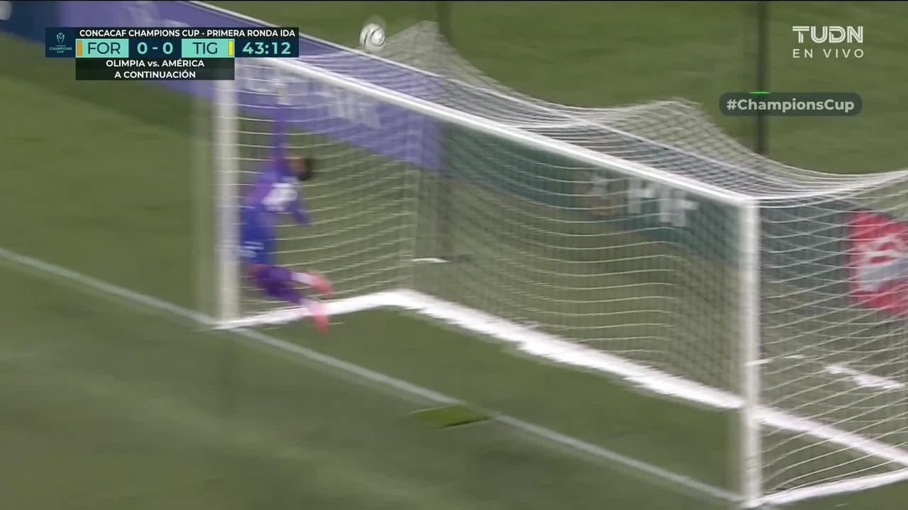 ¡Doble atajada de Bertaud! Mantiene al Forge con el empate