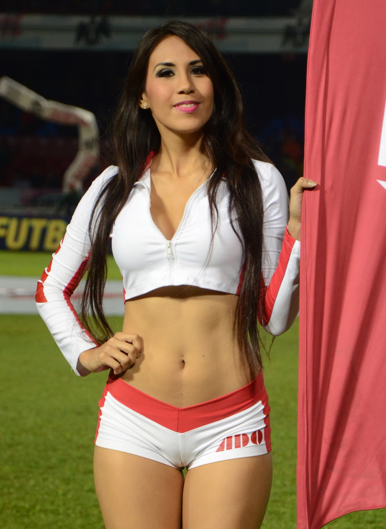 La belleza de las porristas en la fecha 8