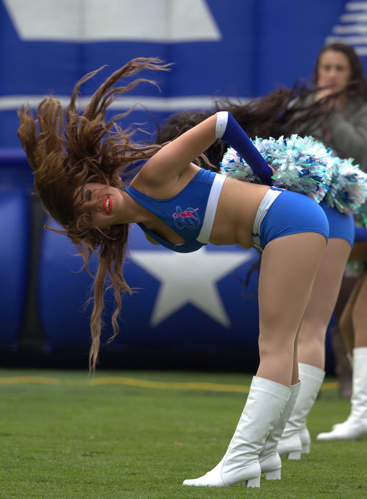 La belleza de las porristas en la fecha 8