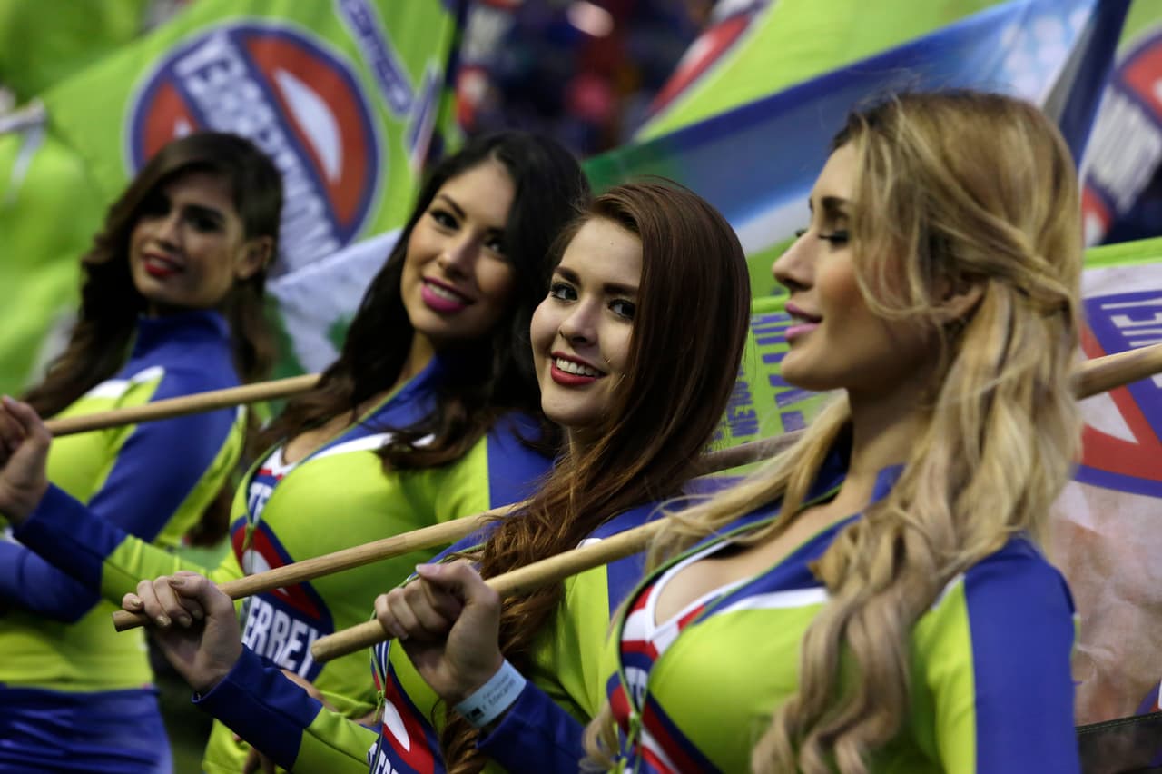 La belleza de las porristas en la fecha 8